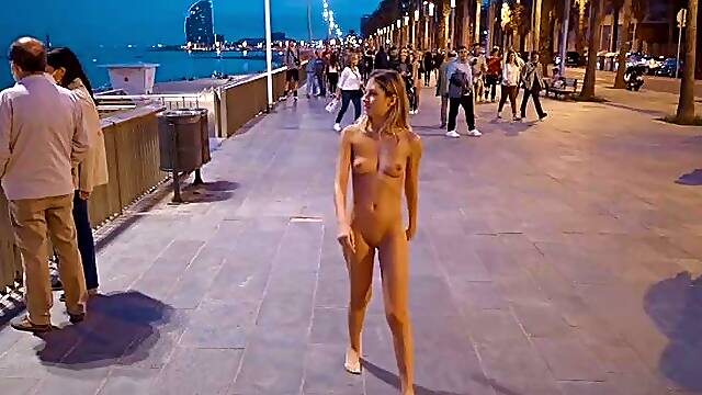 Catia Nude in Public