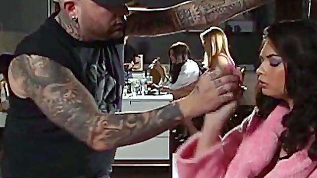 Blonde Babe Brooke Haven Pleasures Tommy Gunns Big Gunn!