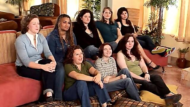 Buff amateurs group sex