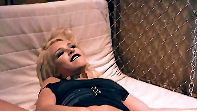 Carmen Caliente is sucking like a pro, just because she likes to get fucked hard