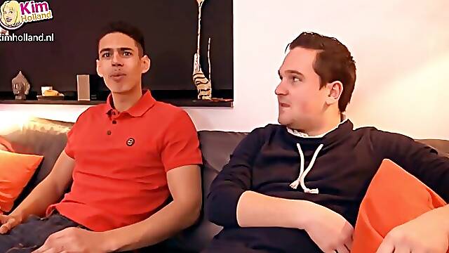 2 Best friends van 19 samen naar Kim Holland Prachtige