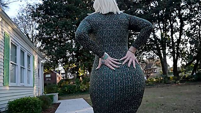 Shed Get Bred Up - Alexis Andrews