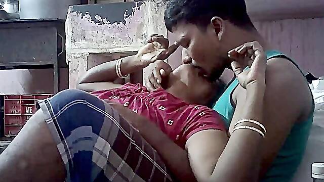 Slim Indian Tamil village wife kisses passionately in mansion