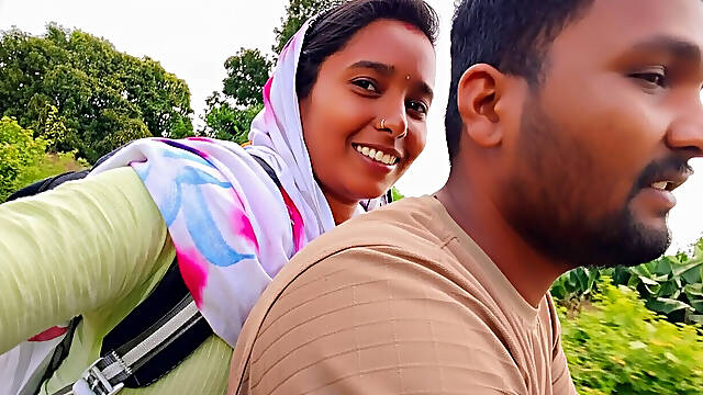 Desi College Bhabhi Hot Boobs Suking - Unknown Girl Stops My Bike, I Take Her on My Bike and Take Her Home and Kiss Her Boobs